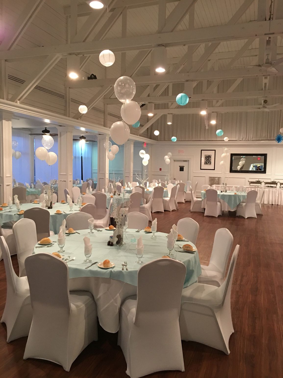 Sitting Arrangement at an event balloons 6